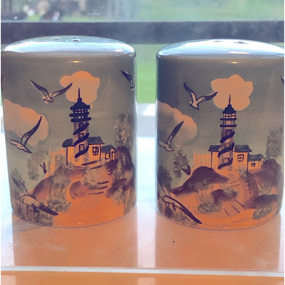 Lighthouse salt and pepper shakers
